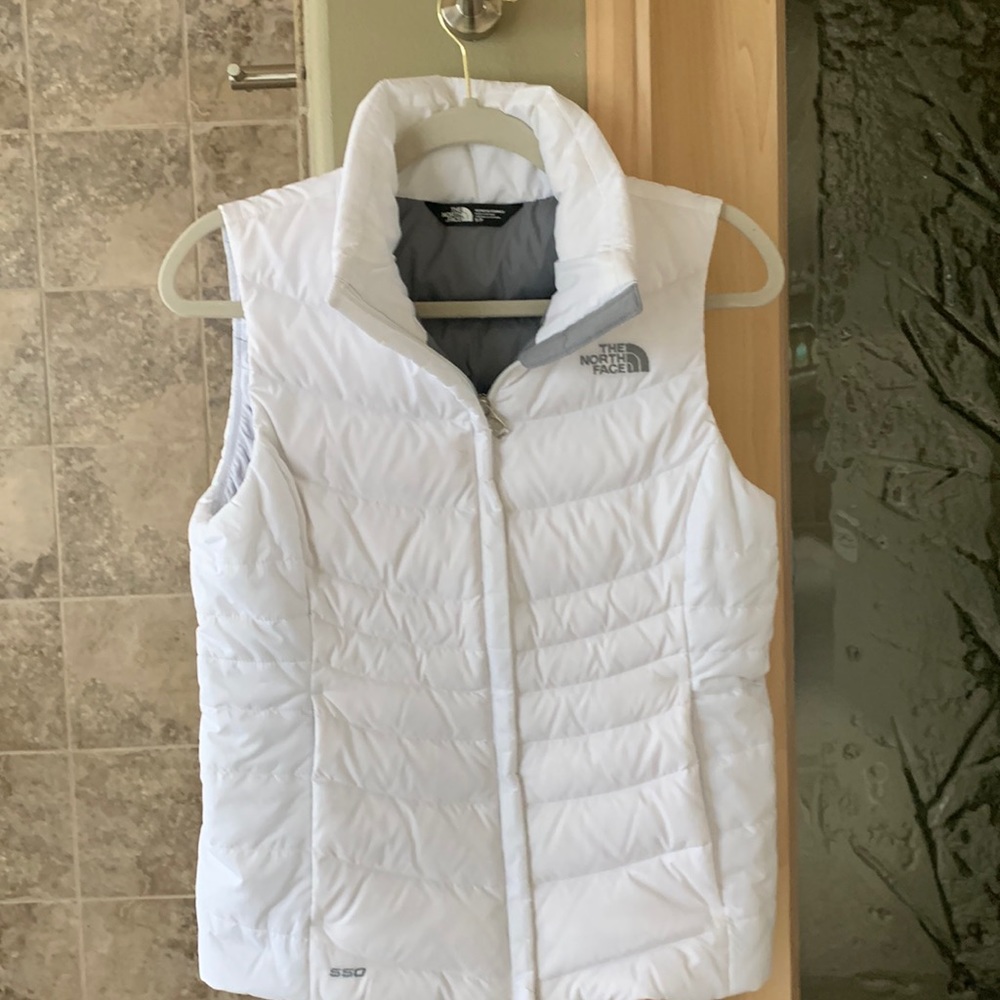 North Face 550 white small 550 vest